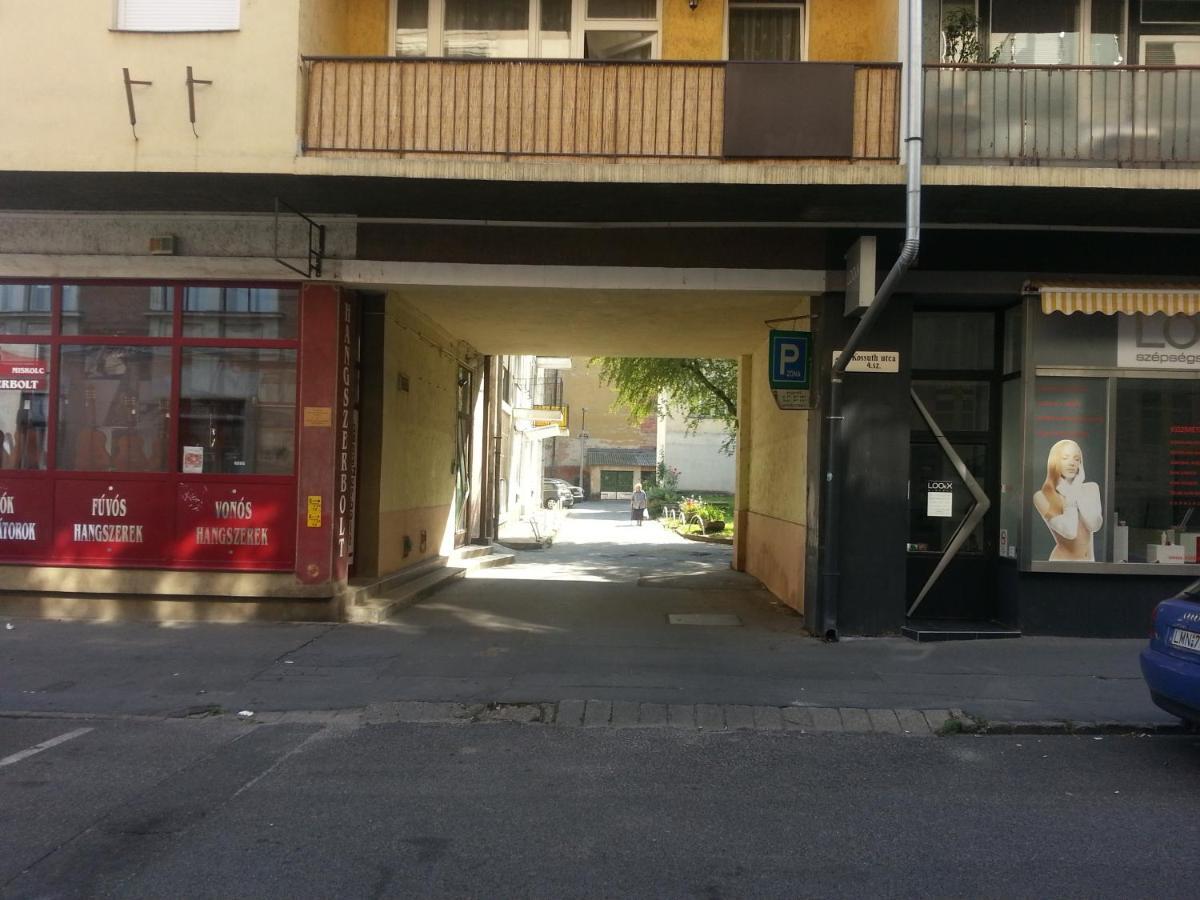 Downtown Apartment ميسكولك المظهر الخارجي الصورة